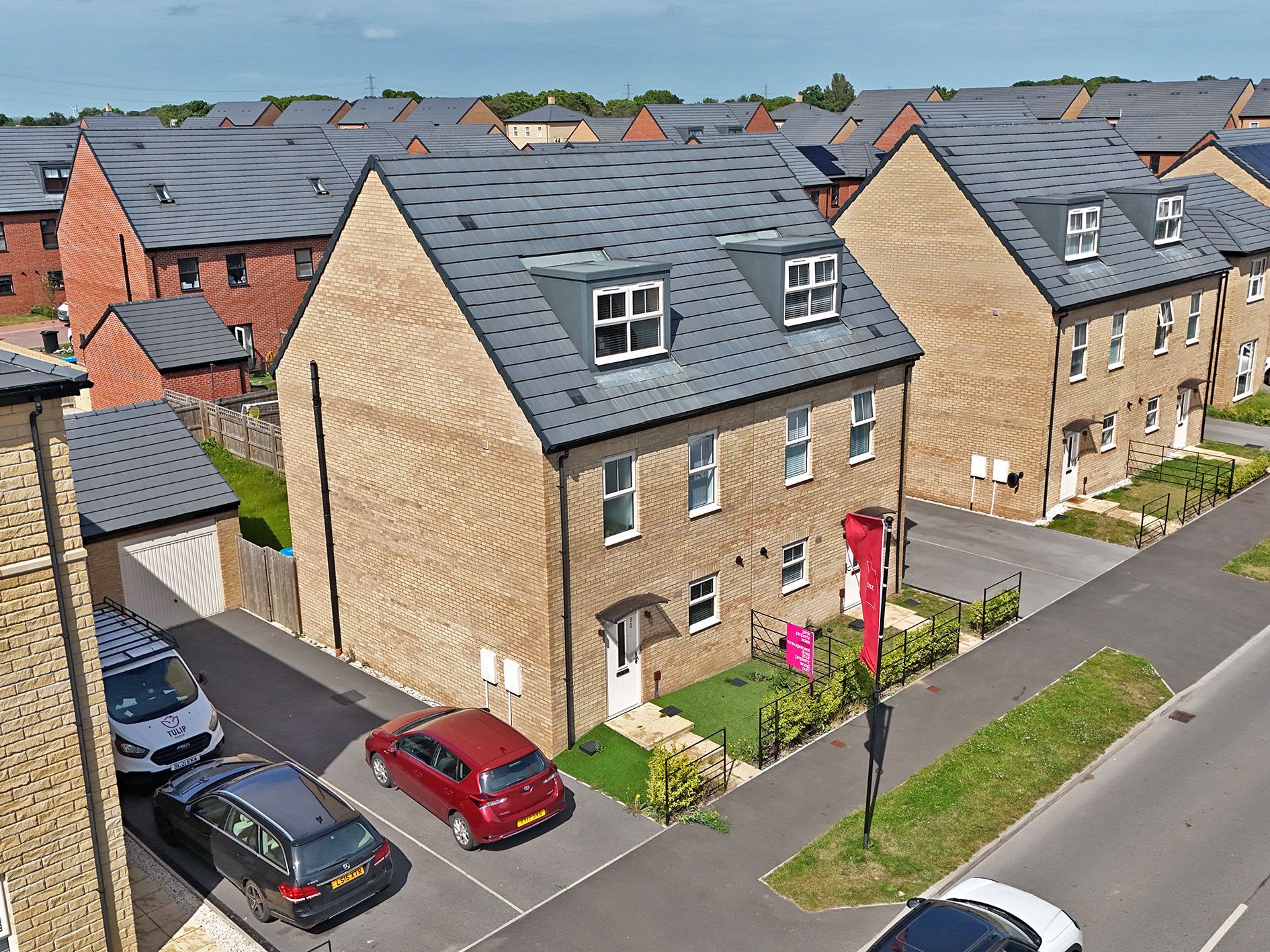 4 bed semi-detached house to rent in Pioneer Way, Kingswood, Hull  - Property Image 1