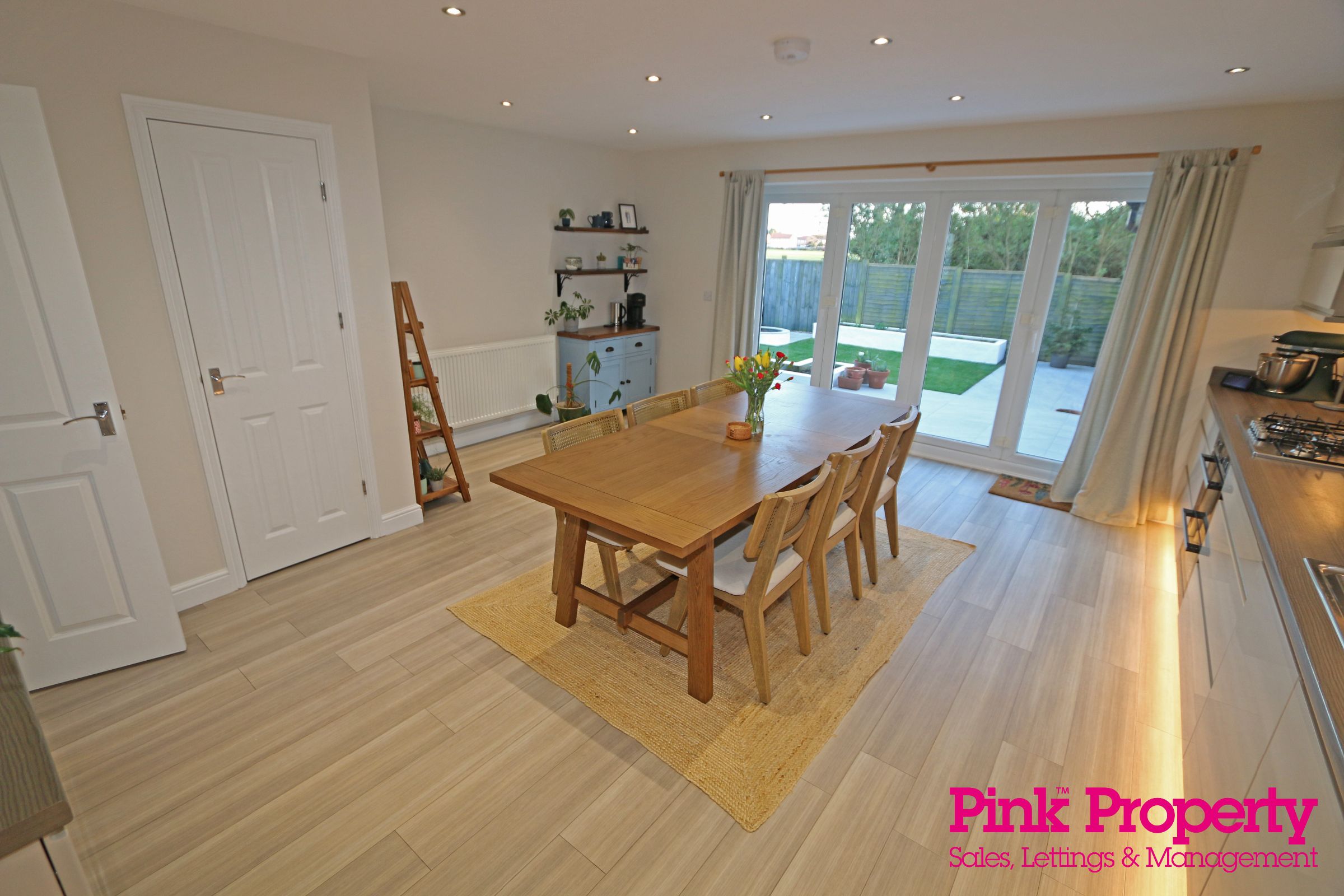 4 bed semi-detached house to rent in Wentworth Close, Gilberdyke, Brough  - Property Image 4