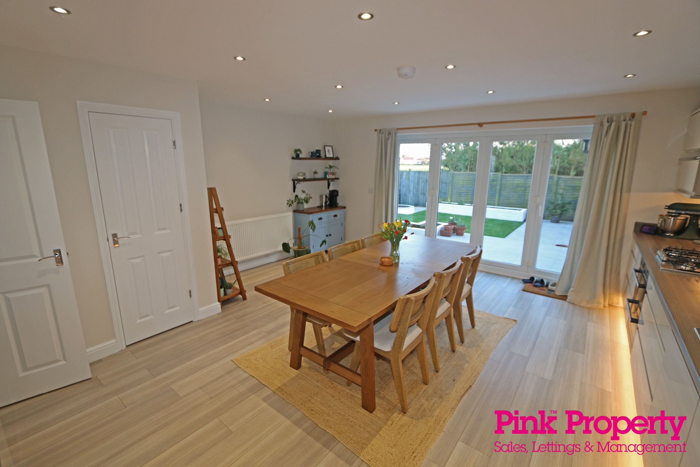 4 bed semi-detached house to rent in Wentworth Close, Gilberdyke, Brough  - Property Image 3