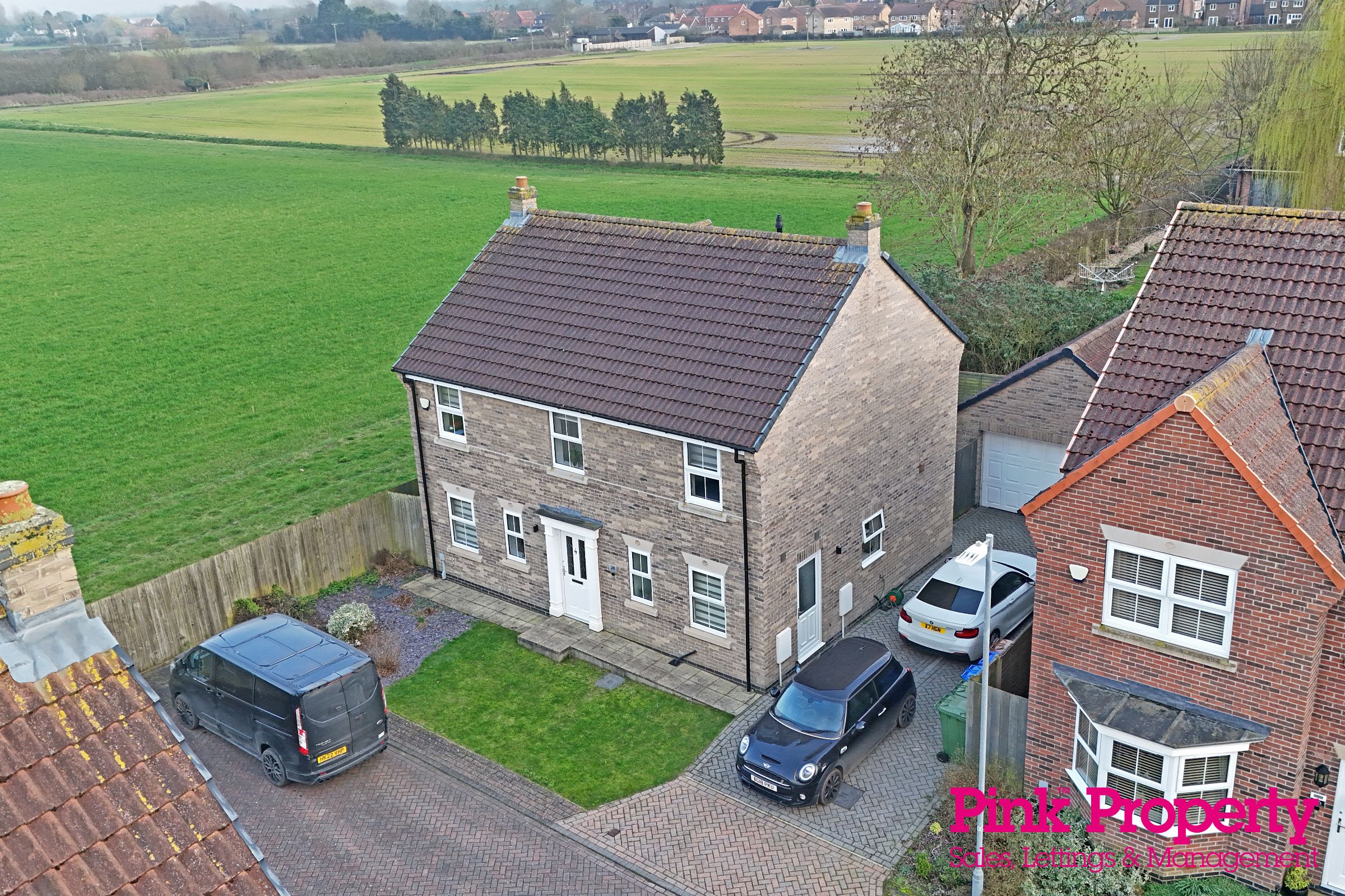 4 bed semi-detached house to rent in Wentworth Close, Gilberdyke, Brough