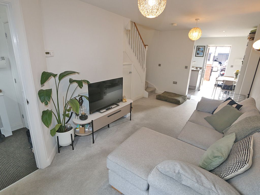 2 bed terraced house to rent in Scotts Square, Hull  - Property Image 6