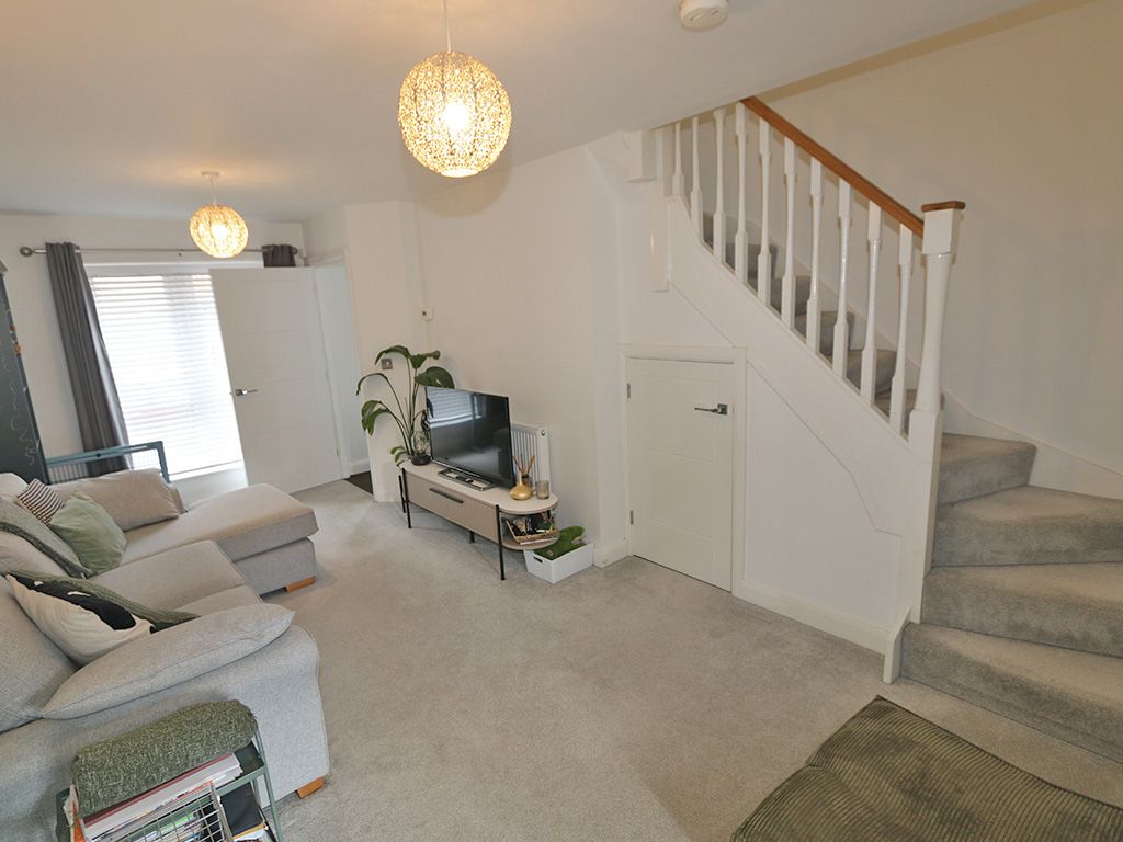 2 bed terraced house to rent in Scotts Square, Hull  - Property Image 7