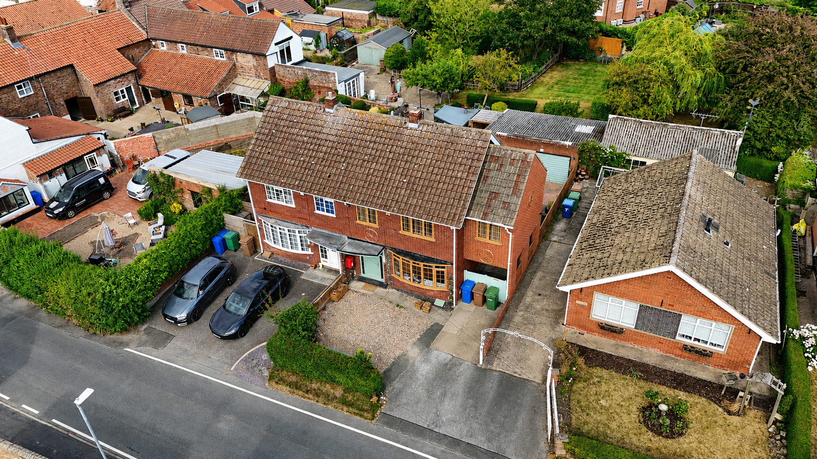 4 bed detached house to rent in Cross Lane, North Frodingham, Driffield  - Property Image 1