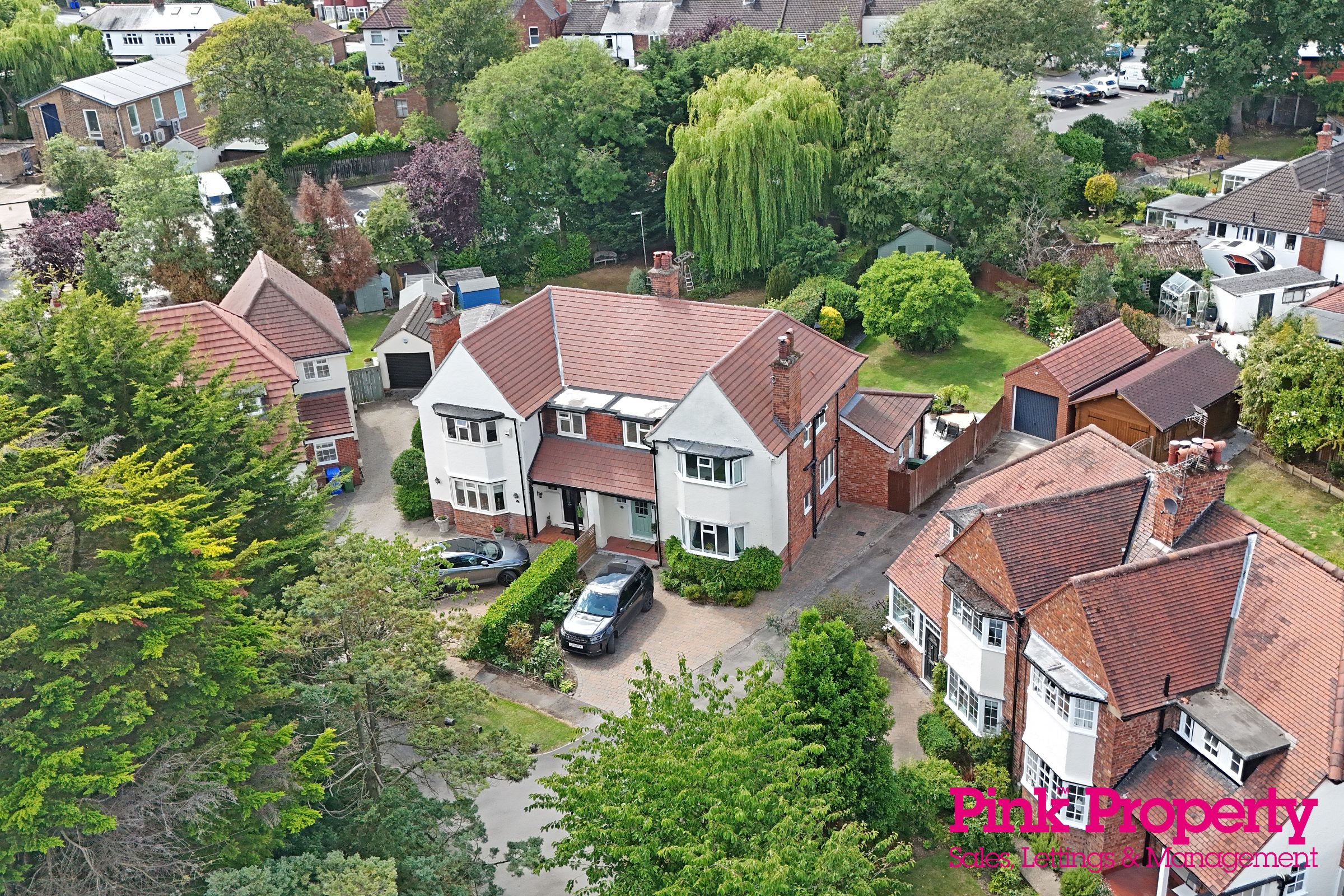 4 bed semi-detached house for sale in The Octagon, Willerby, Hull