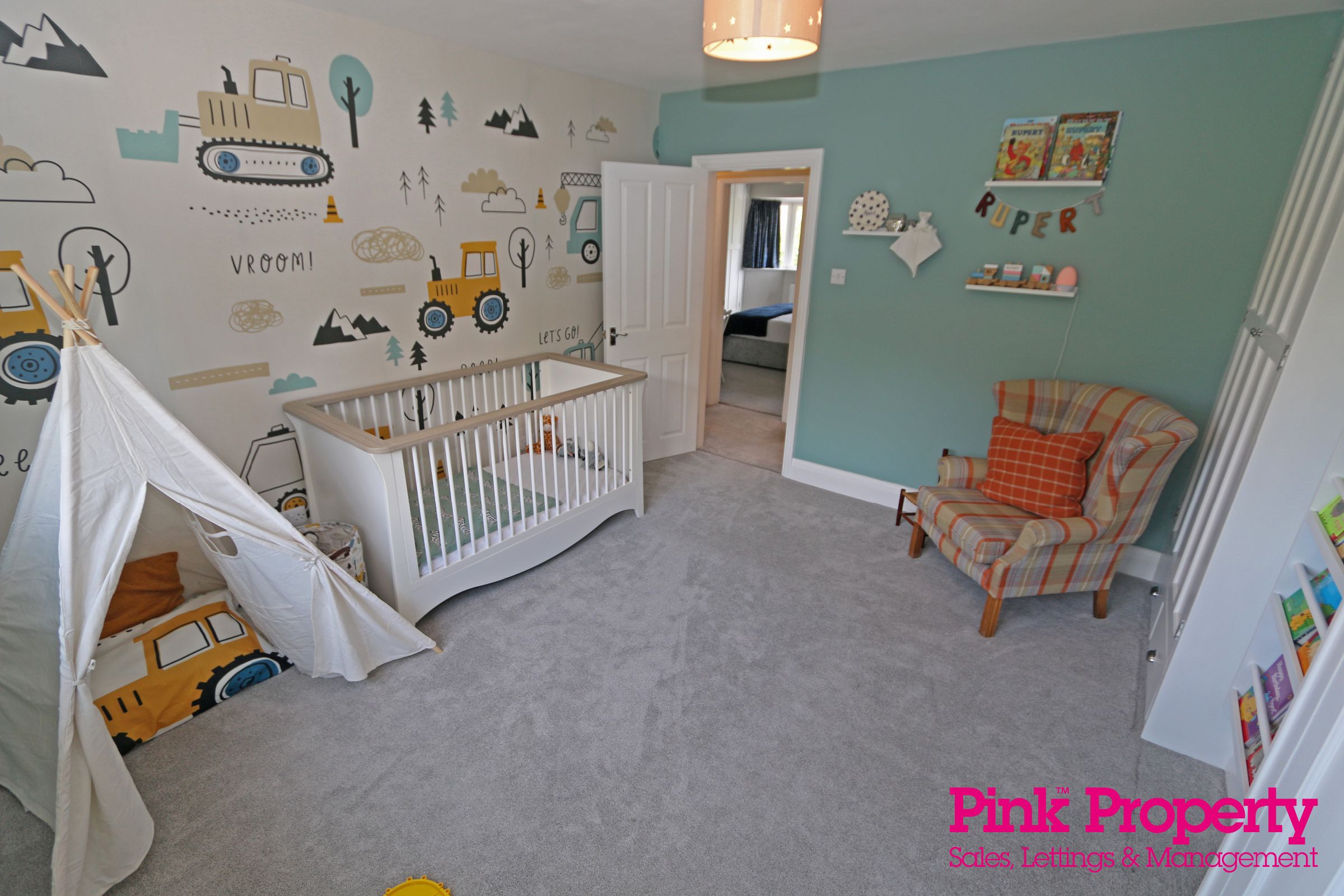 4 bed semi-detached house for sale in The Octagon, Willerby, Hull  - Property Image 11