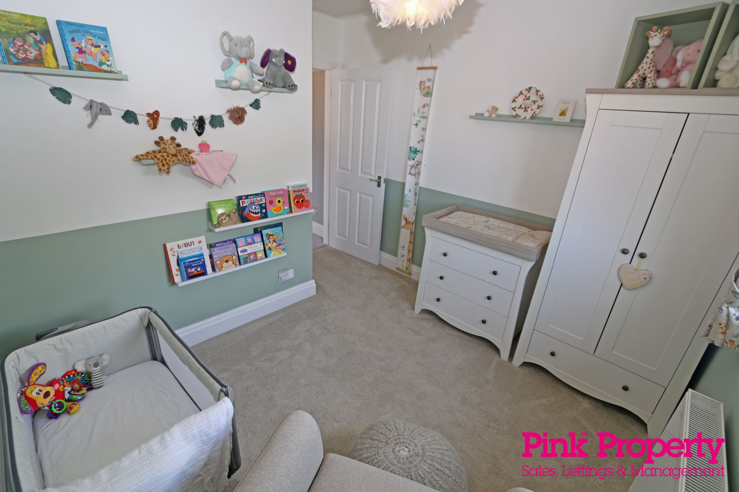 4 bed semi-detached house for sale in The Octagon, Willerby, Hull  - Property Image 12