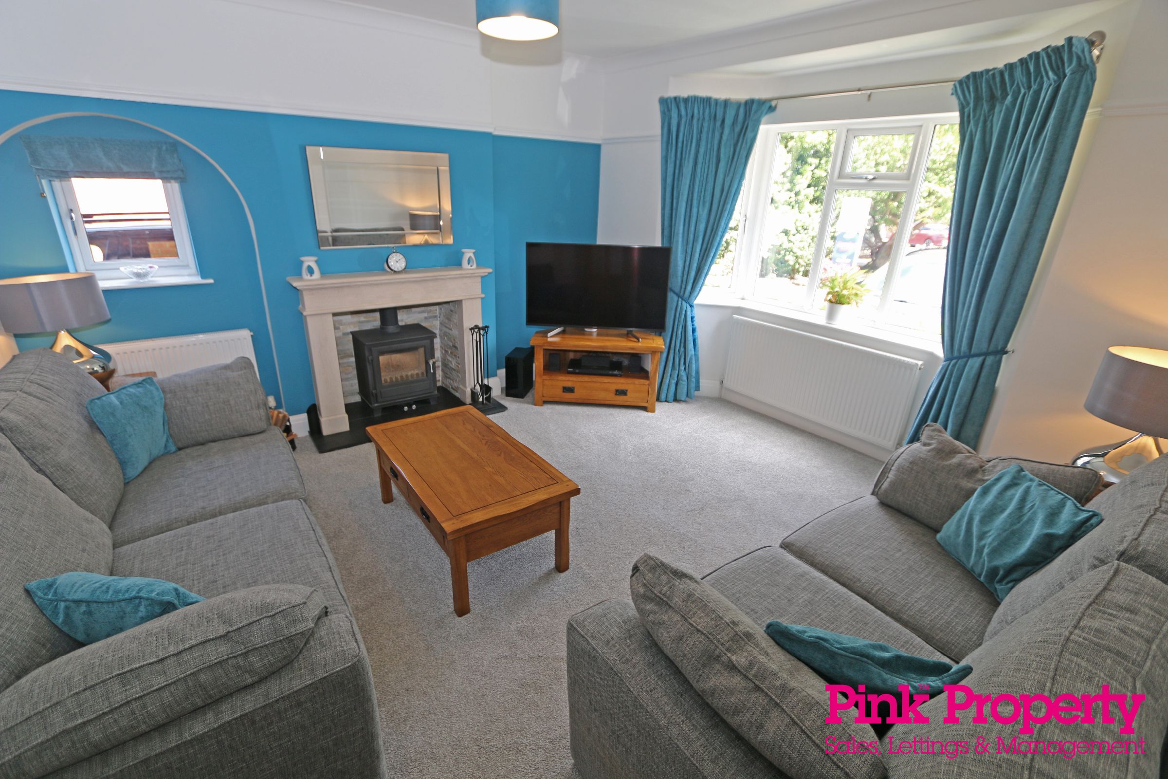 4 bed semi-detached house for sale in The Octagon, Willerby, Hull  - Property Image 15