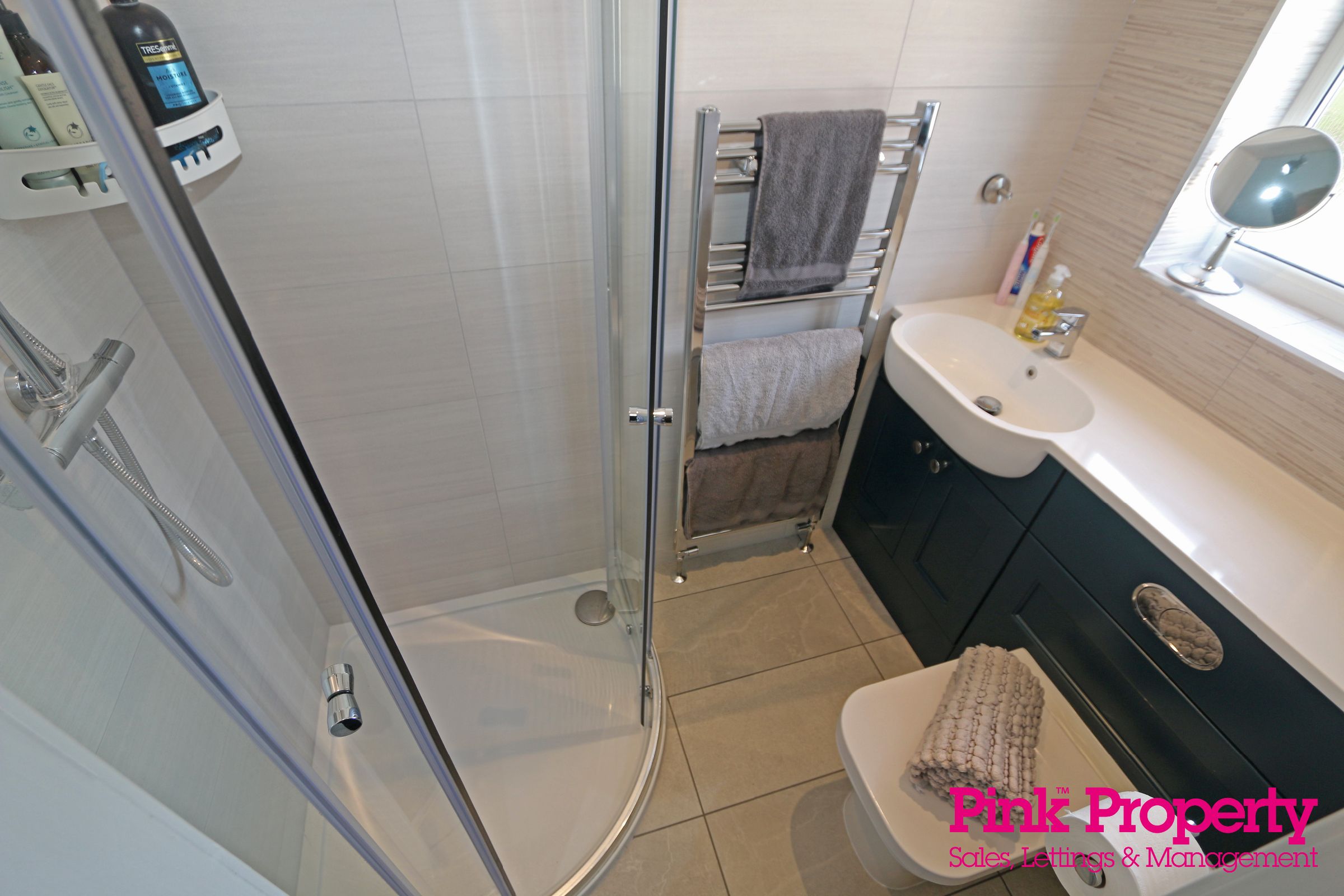 4 bed semi-detached house for sale in The Octagon, Willerby, Hull  - Property Image 23