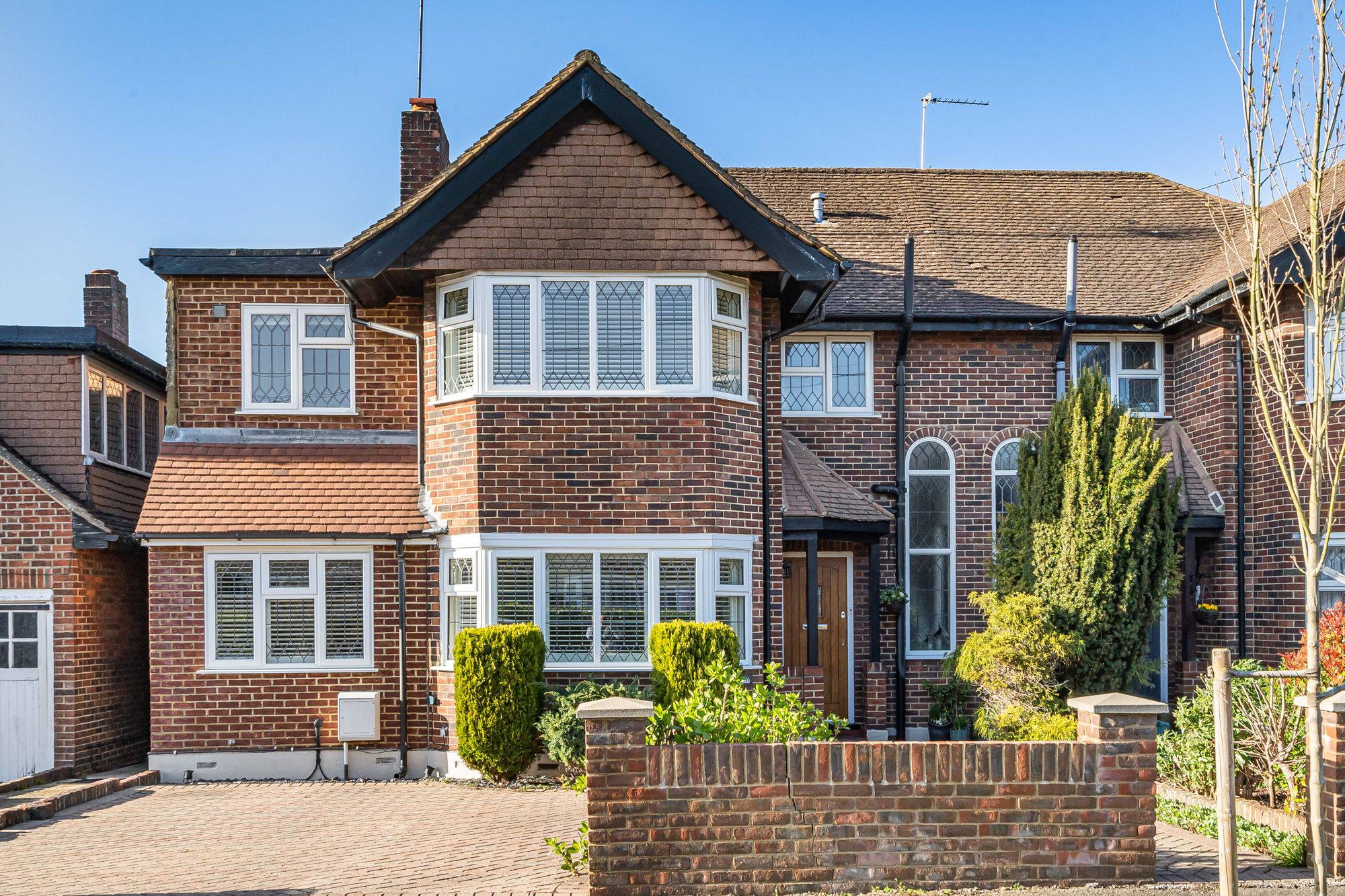4 bed semi-detached house for sale in Culverhay, Ashtead, KT21 | Jackie