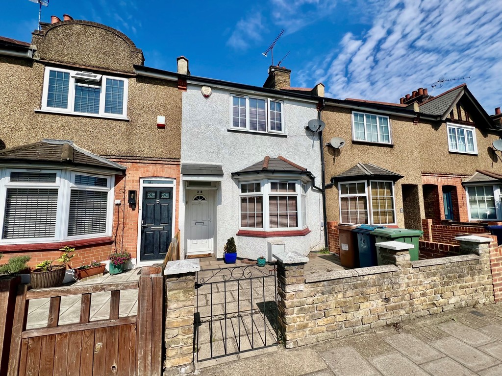 2 bed terraced house to rent in Pinner Green, Pinner