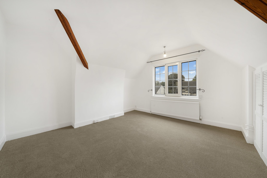2 bed apartment to rent in Cecil Park, Pinner - Property Image 9