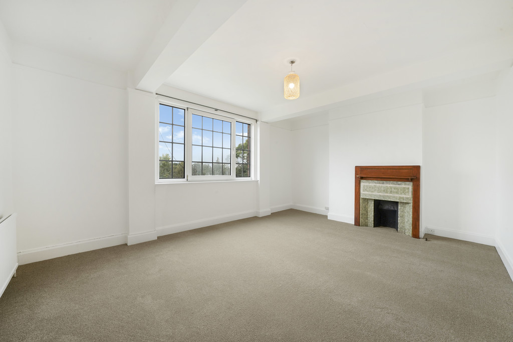2 bed apartment to rent in Cecil Park, Pinner - Property Image 4