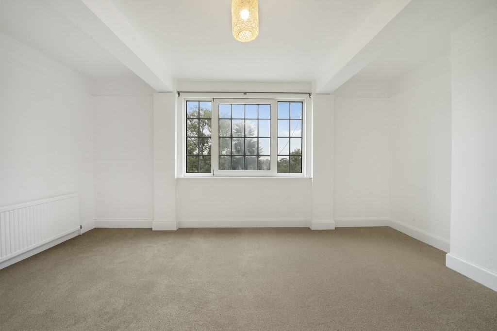 2 bed apartment to rent in Cecil Park, Pinner - Property Image 10