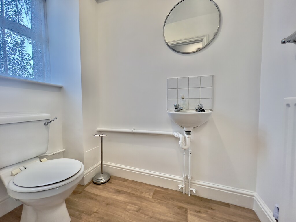 3 bed end of terrace house to rent in Little Oxhey Lane, Watford - Property Image 8