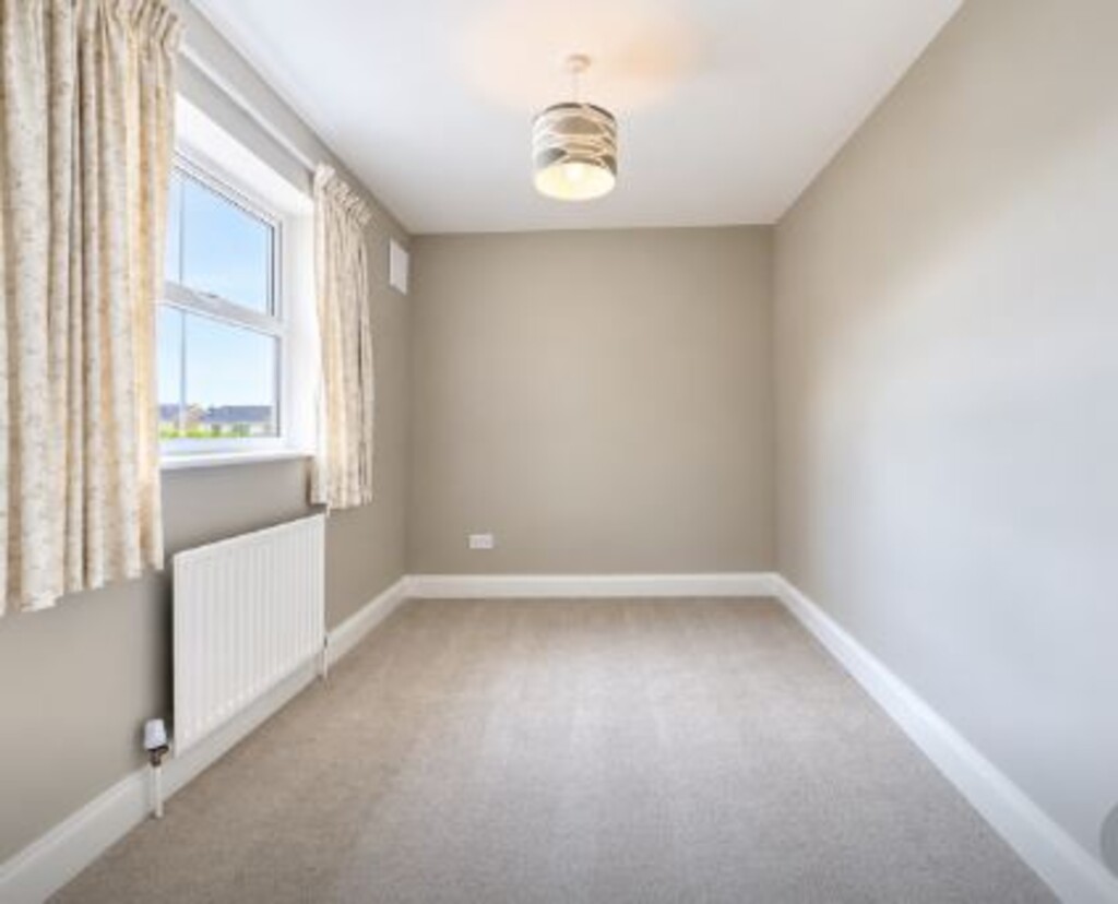 3 bed end of terrace house to rent in Little Oxhey Lane, Watford - Property Image 12