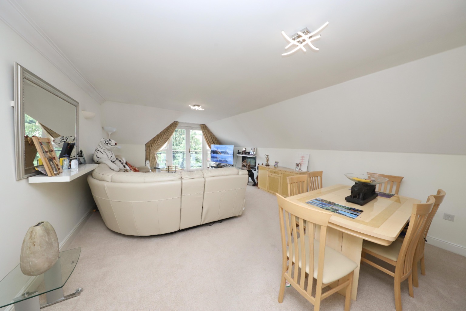 2 bed flat for sale in Marsh Point, Marsh Road, HA5 5ND - Property Image 5