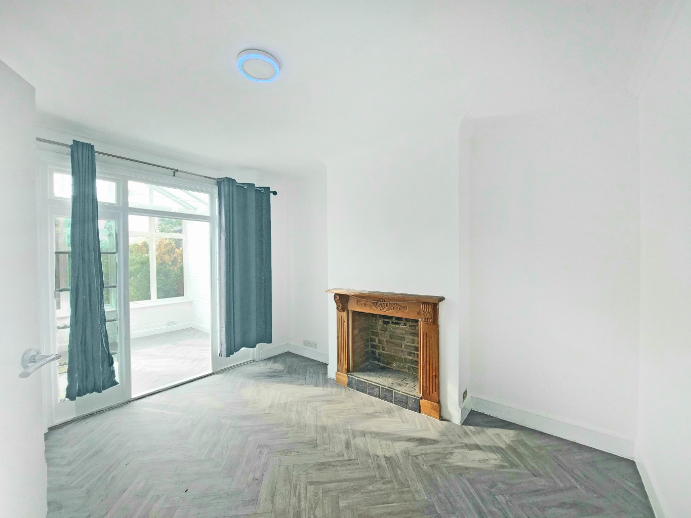 5 bed semi-detached house for sale in Church Drive, Harrow - Property Image 3