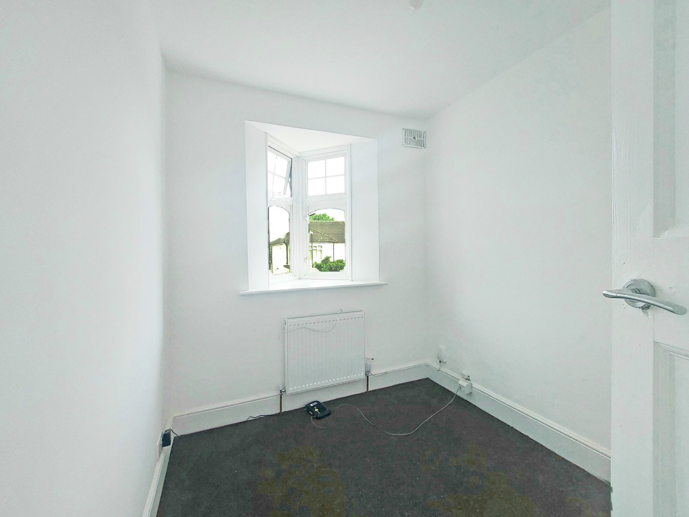 5 bed semi-detached house for sale in Church Drive, Harrow - Property Image 7