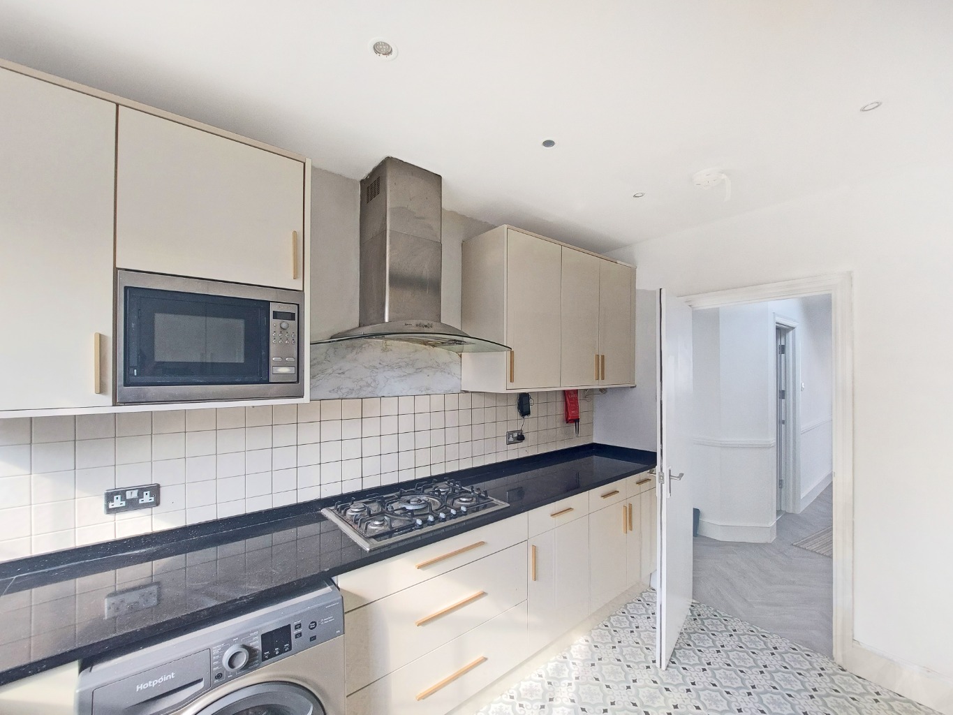 5 bed semi-detached house for sale in Church Drive, Harrow - Property Image 5