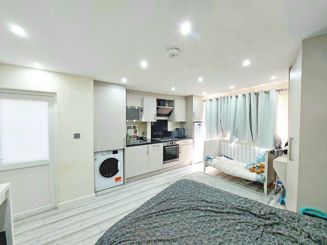5 bed semi-detached house for sale in Church Drive, Harrow - Property Image 18