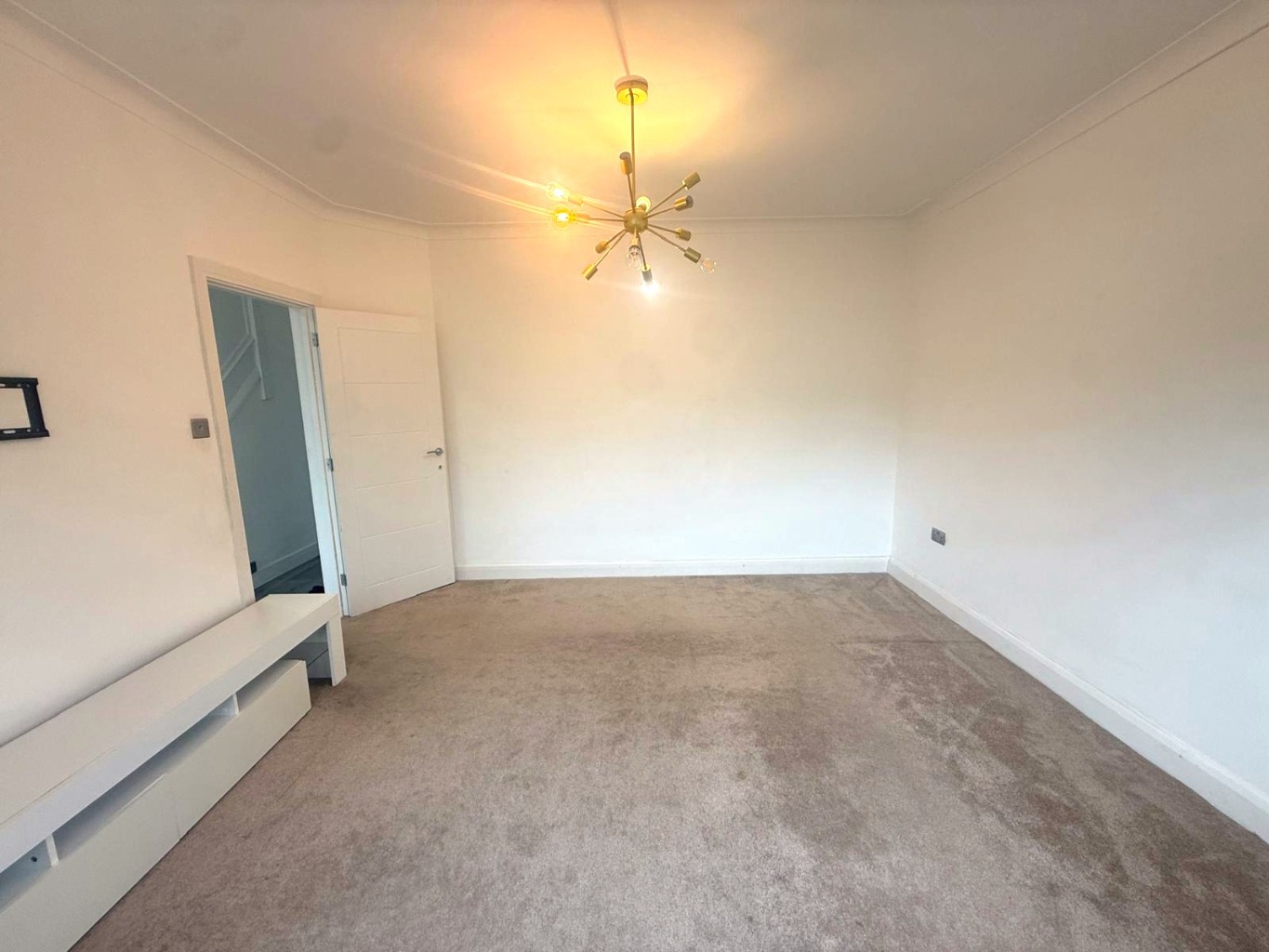 3 bed semi-detached house for sale in Imperial Drive, North Harrow  - Property Image 3