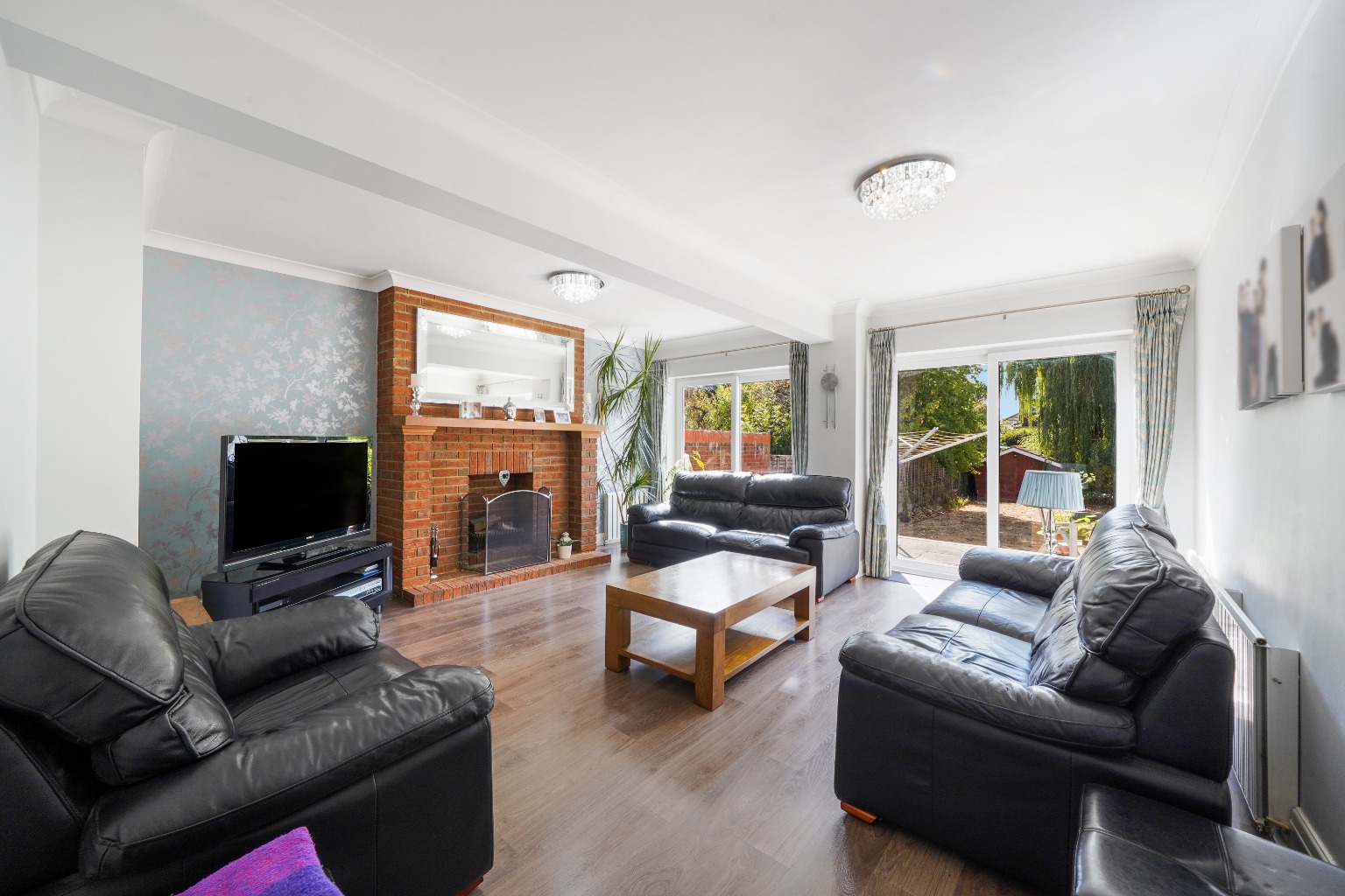 4 bed semi-detached house for sale in Bridle Road, Pinner  - Property Image 2