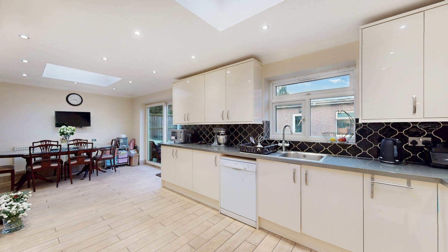 4 bed semi-detached house for sale in Ruislip, Greater London, HA4 - Property Image 6