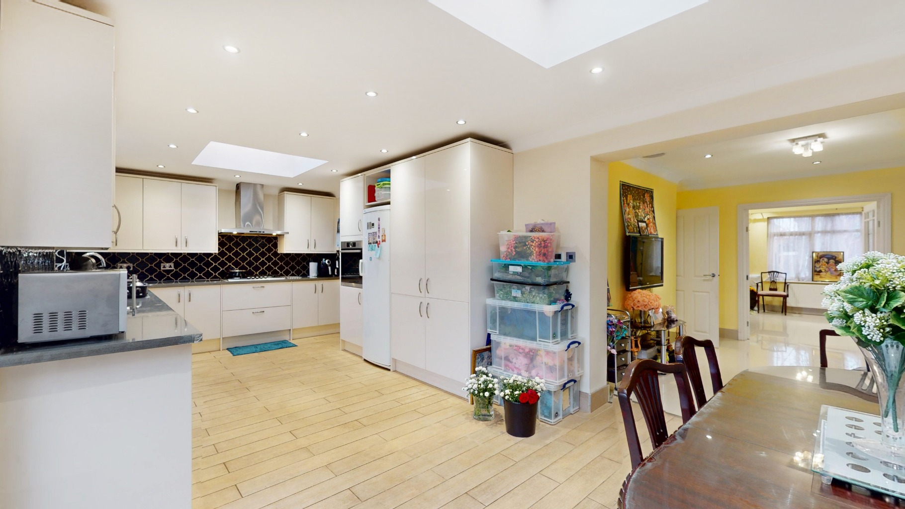 4 bed semi-detached house for sale in Ruislip, Greater London, HA4 - Property Image 5