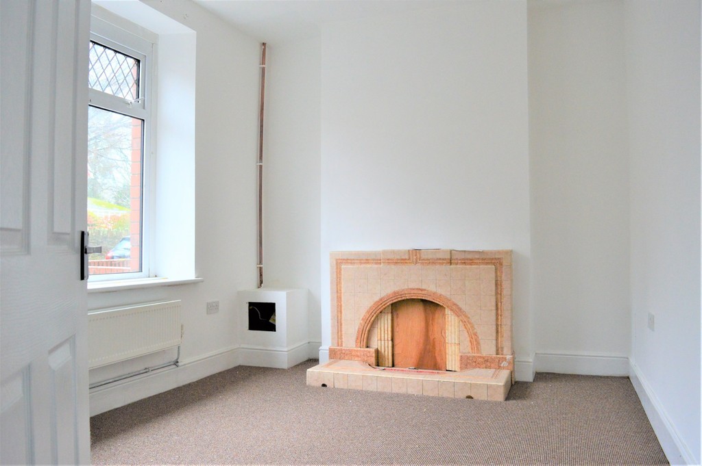 3 bed terraced house to rent in Bloomfield Road, Blackwood - Property Image 2