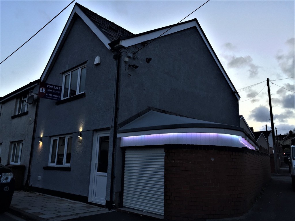 3 bed end of terrace house for sale in End Terraced Home Renovated To High Standard  - Property Image 12