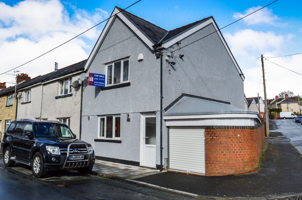3 bed end of terrace house for sale in End Terraced Home Renovated To High Standard  - Property Image 1