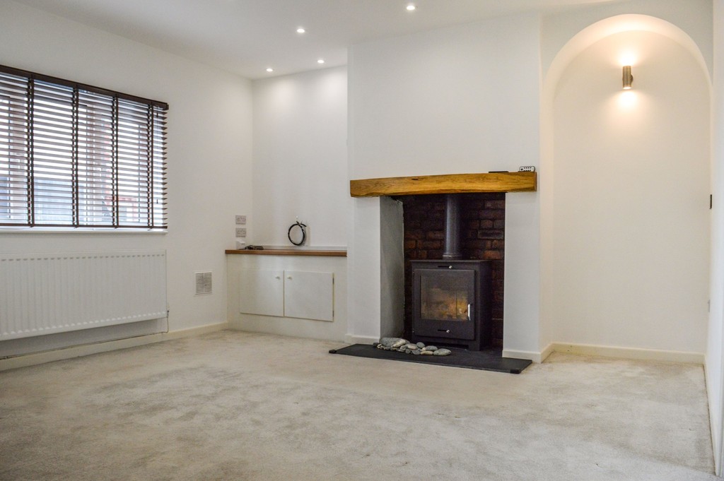 3 bed end of terrace house for sale in End Terraced Home Renovated To High Standard  - Property Image 3