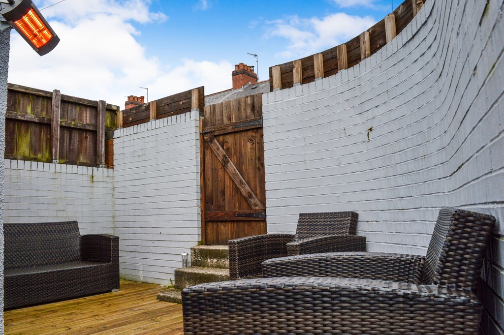 3 bed end of terrace house for sale in End Terraced Home Renovated To High Standard  - Property Image 10