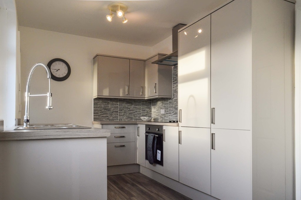 3 bed terraced house for sale in Henry Street, Bargoed  - Property Image 2