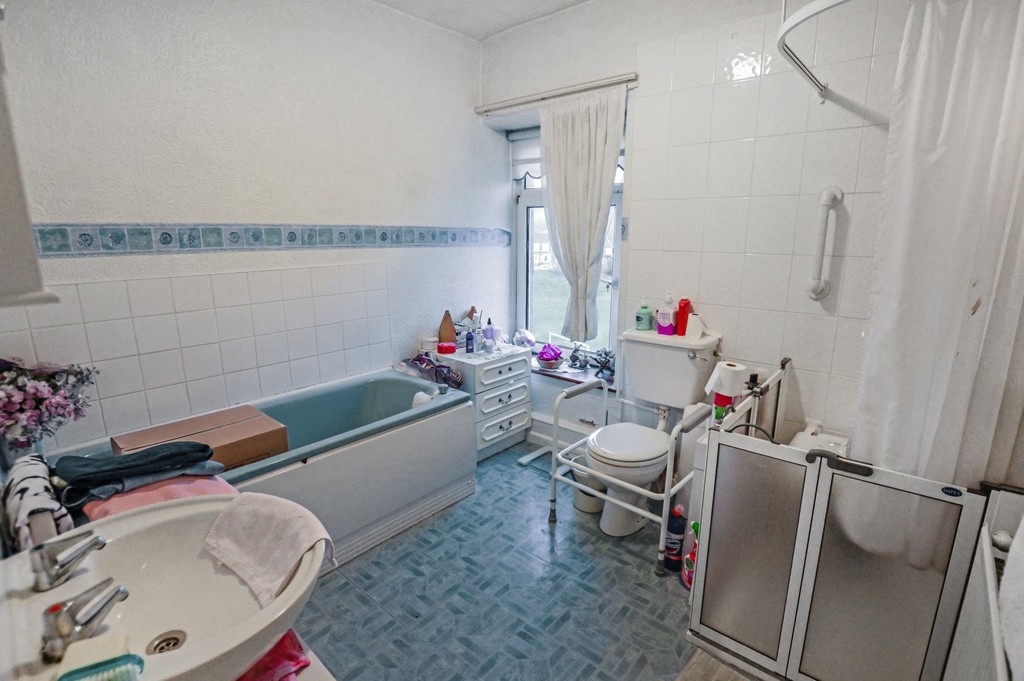 2 bed terraced house for sale in High Street, Llanbradach  - Property Image 9