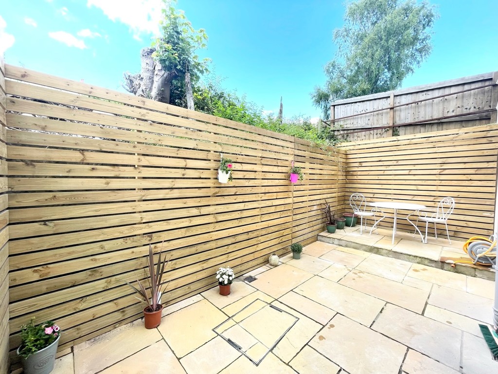 4 bed semi-detached house for sale in Raglan Road, Hengoed - Property Image 14