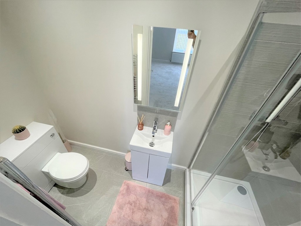 4 bed semi-detached house for sale in Raglan Road, Hengoed - Property Image 11