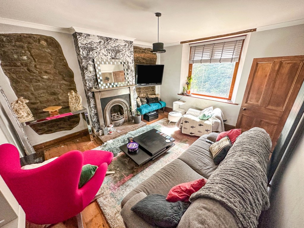 3 bed detached house for sale in Kings Hill, Hengoed - Property Image 5