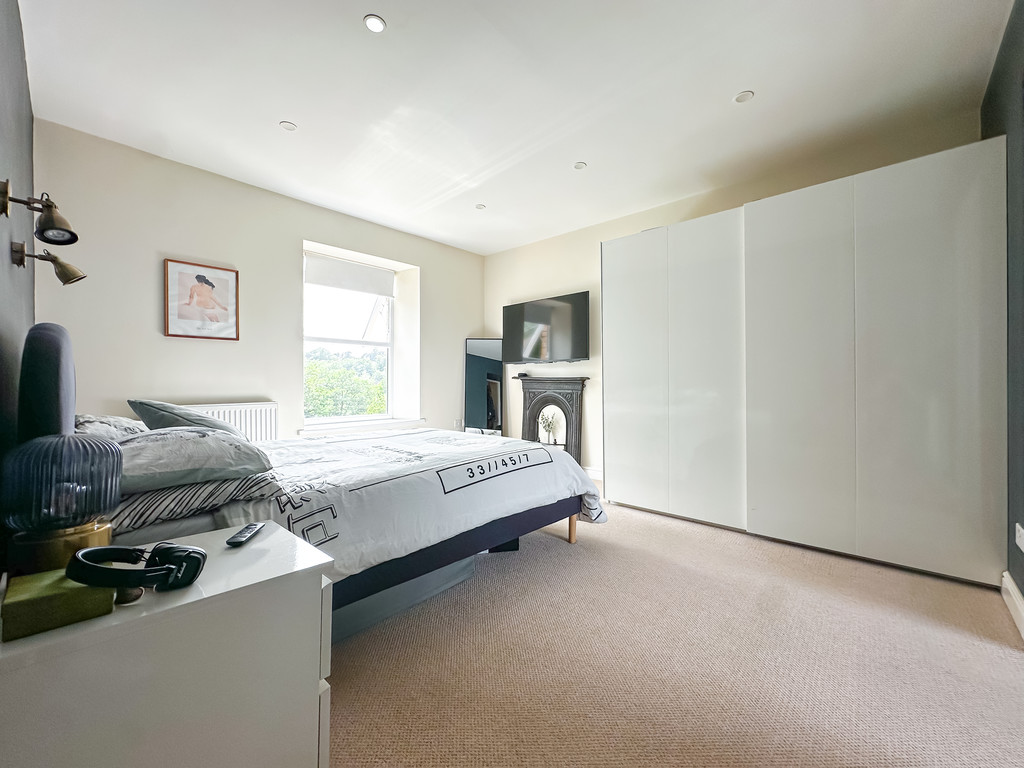 4 bed semi-detached house for sale in Victoria Road, Maesycwmmer - Property Image 13