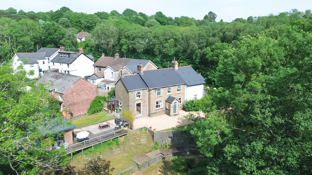 4 bed semi-detached house for sale in Victoria Road, Maesycwmmer - Property Image 1