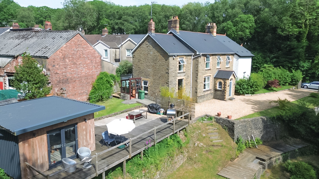 4 bed semi-detached house for sale in Victoria Road, Maesycwmmer - Property Image 29