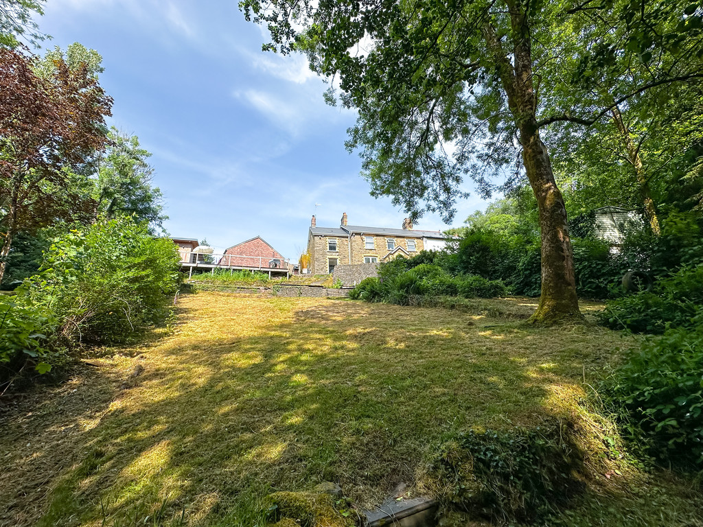 4 bed semi-detached house for sale in Victoria Road, Maesycwmmer - Property Image 26