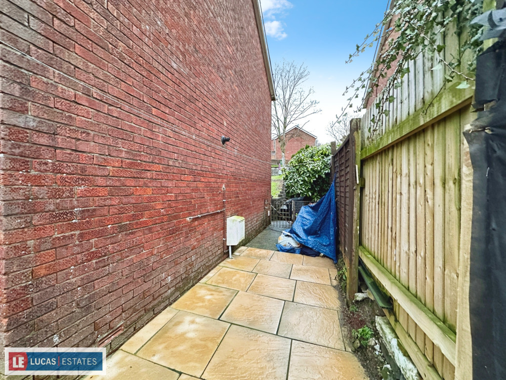 3 bed semi-detached house for sale in Coundley Close, Fleur De Lis  - Property Image 17
