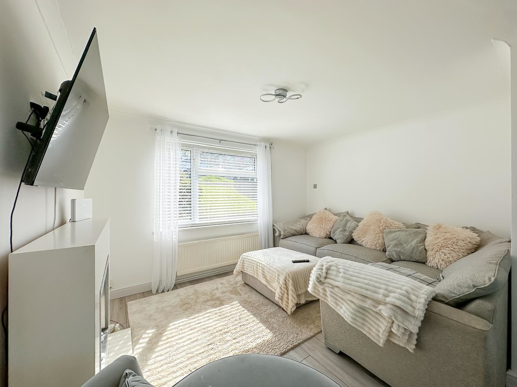 3 bed semi-detached house for sale in Coundley Close, Fleur De Lis  - Property Image 3