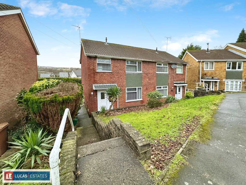 3 bed semi-detached house for sale in Coundley Close, Fleur De Lis - Property Image 1