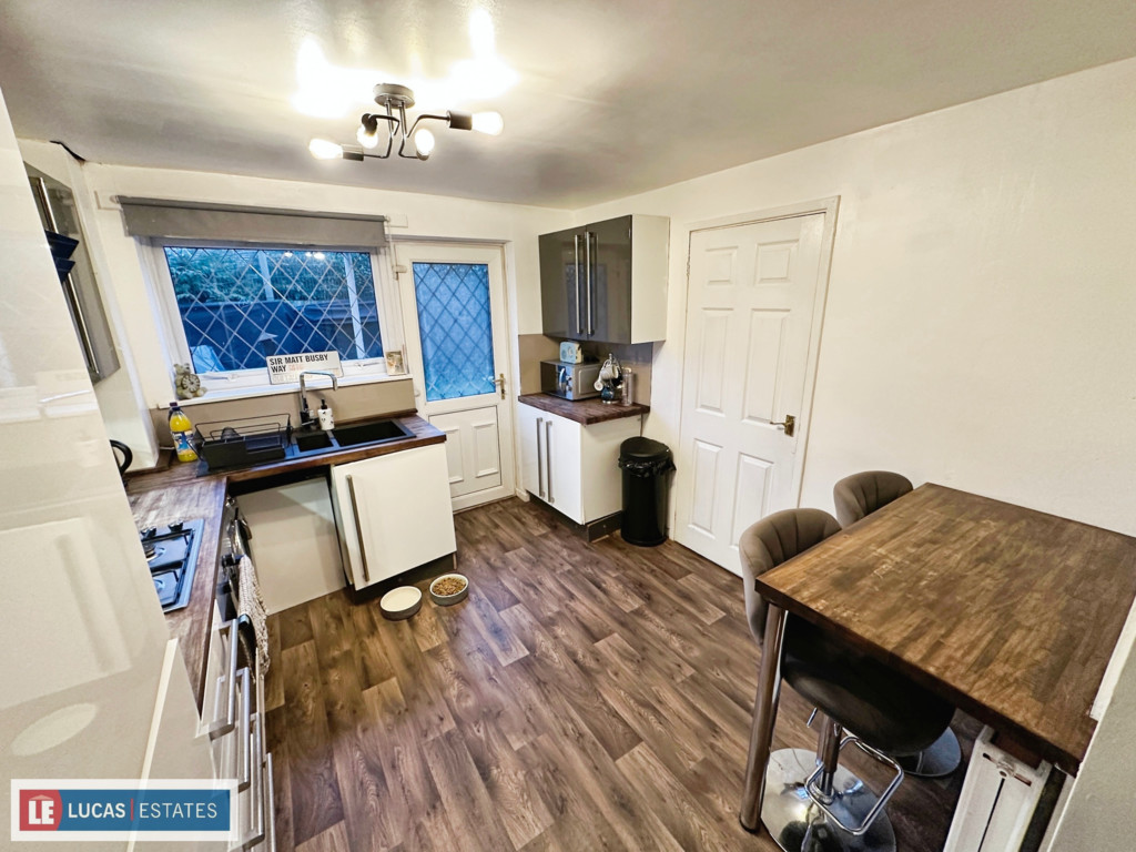 3 bed semi-detached house for sale in Coundley Close, Fleur De Lis  - Property Image 6