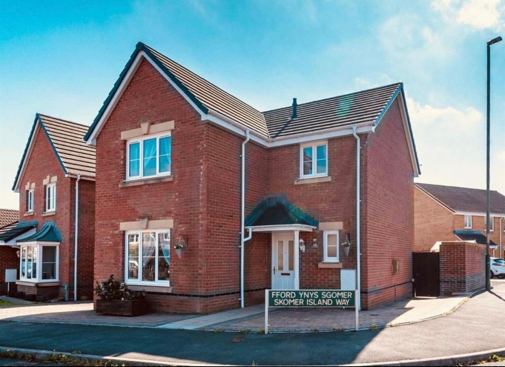 4 bed detached house for sale in Skomer Island Way, Caerphilly