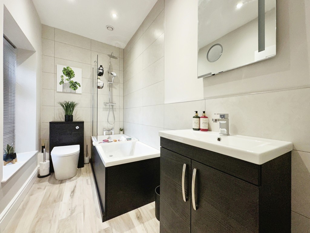 3 bed terraced house for sale in Woodland Place, Bargoed - Property Image 12