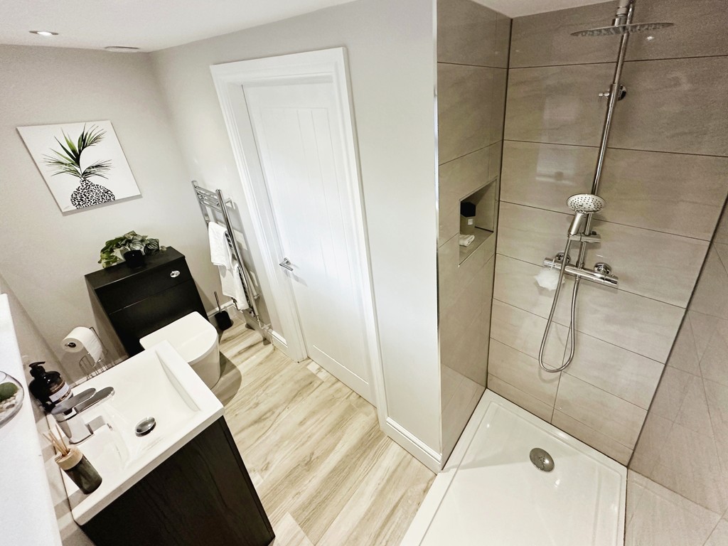3 bed terraced house for sale in Woodland Place, Bargoed - Property Image 6