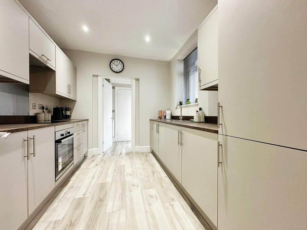 3 bed terraced house for sale in Woodland Place, Bargoed - Property Image 5